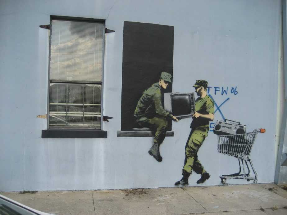 Looting Soldiers – New Orleans