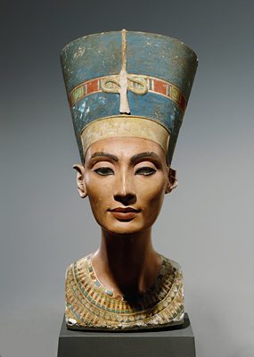 egyptian art depicted by Nefertiti Bust